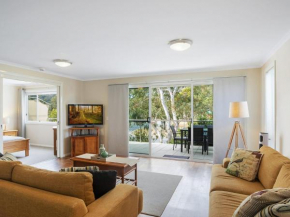 Luxury Boardwalk Apartment Unit 7, Narooma